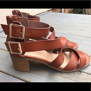 Material girl block sandals
